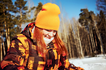 Картинка девушки юлия+огородникова шапка куртка снег веселье