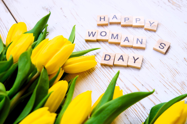 Обои картинки фото праздничные, международный женский день - 8 марта, тюльпаны, кубики, надпись