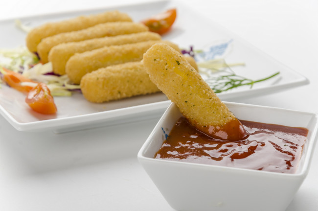 Обои картинки фото еда, вторые блюда, кетчуп, палочки