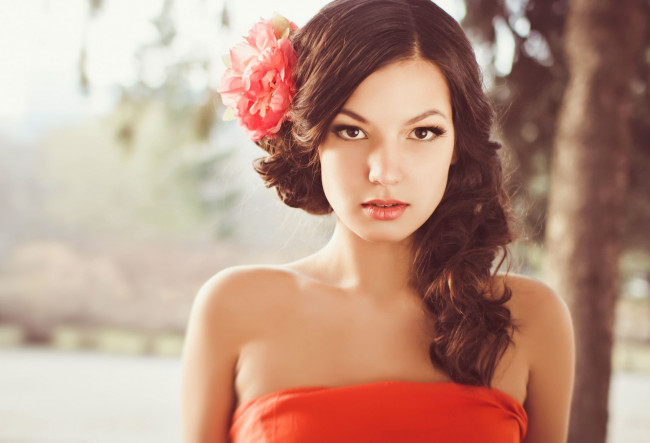 Обои картинки фото девушки, -unsort , лица,  портреты, цветок