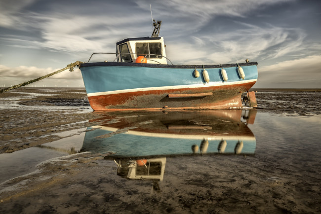 Обои картинки фото корабли, баркасы ,  буксиры, судно, океан, отлив