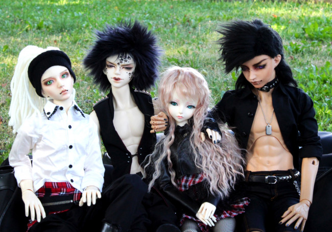 Обои картинки фото разное, игрушки, девушки, куклы, парни