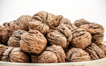 Картинка еда орехи +каштаны +какао-бобы грецкие