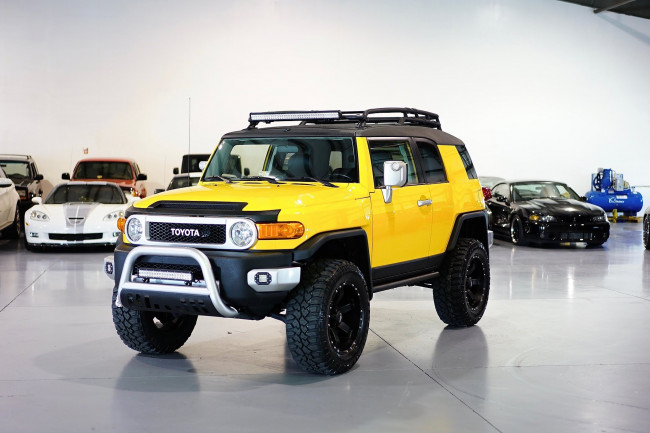 Обои картинки фото toyota fj sport cruiser 2010,  внедорожник, автомобили, выставки и уличные фото, внедорожник, 2010, cruiser, sport, fj, toyota