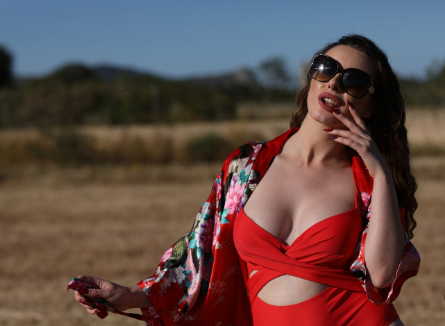 Обои картинки фото valis volkova, девушки, - брюнетки,  шатенки, valis, volkova, девушка, модель, брюнетка