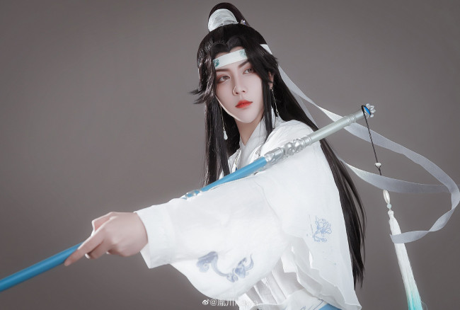 Обои картинки фото девушки, - креатив,  косплей, лань, ванцзи, меч, костюм
