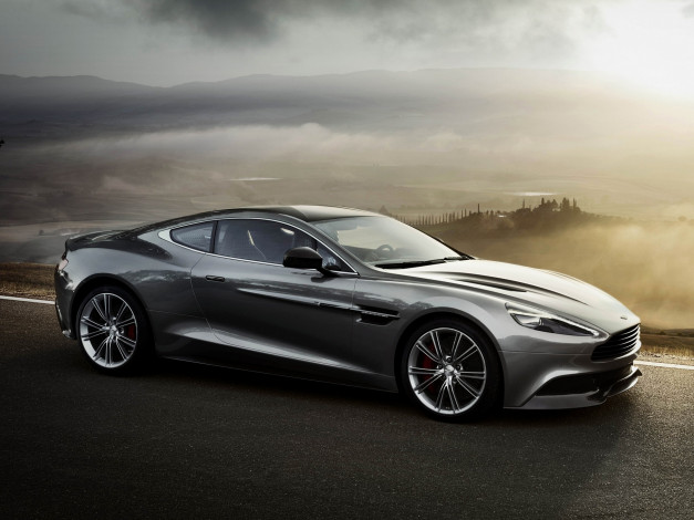 Обои картинки фото aston martin vanquish, автомобили, aston martin, серый, дорога, туман