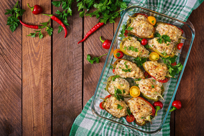 Обои картинки фото еда, перец, петрушка, фаршированный, закуска