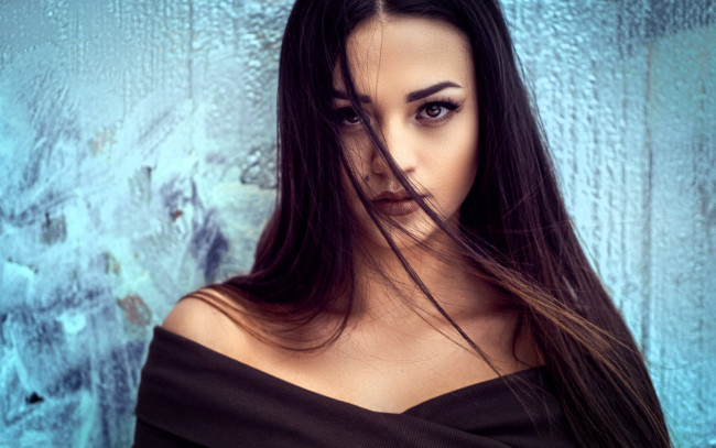 Обои картинки фото девушки, - лица,  портреты, шатенка, лицо, стена