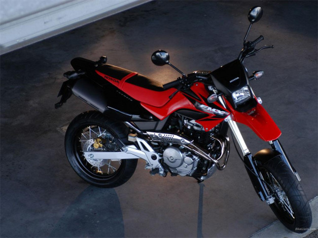 Обои картинки фото мотоциклы, honda