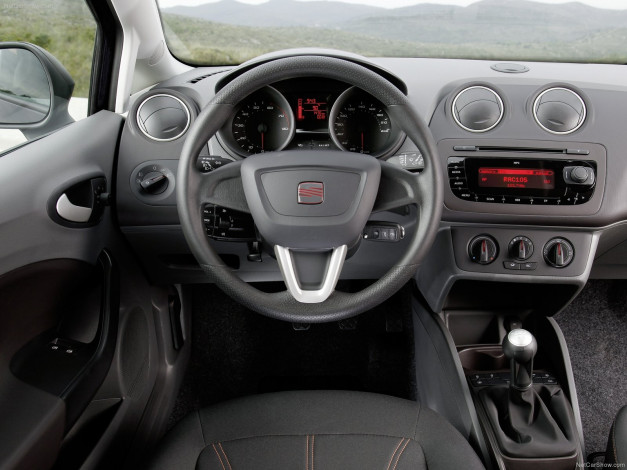 Обои картинки фото автомобили, спидометры, торпедо