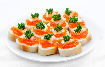Картинка еда икра петрушка лимон бутерброды