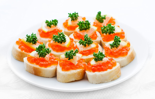 Обои картинки фото еда, икра, петрушка, лимон, бутерброды