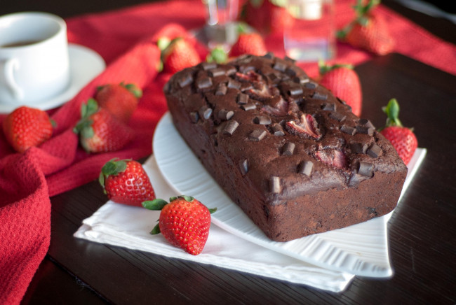 Обои картинки фото еда, пирожные, кексы, печенье, клубника, выпечка