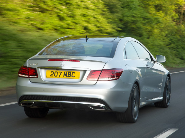 Обои картинки фото автомобили, mercedes-benz, uk-spec, c207, 2013г, светлый, coupe, amg, sports, package, e, 400