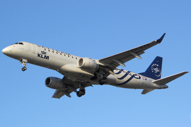 Обои картинки фото авиация, пассажирские самолёты, самолёт, небо, полёт