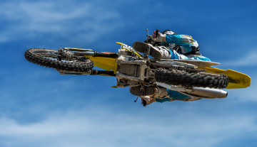 Картинка спорт мотоспорт байк прыжок гонщик