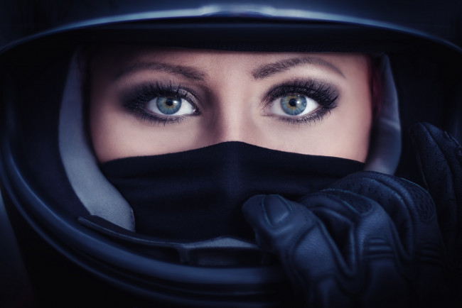 Обои картинки фото разное, глаза, макияж, брови, взгляд, шлем