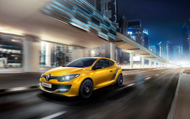 Обои картинки фото автомобили, renault, витрины, город, улица, желтый, скорость, rs, megane, рено, огни, здания, дома