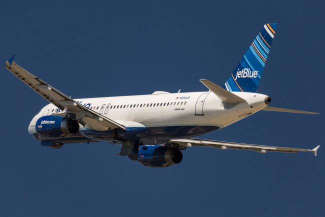 Обои картинки фото авиация, пассажирские самолёты, авиалайнер