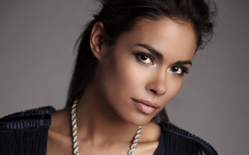 Картинка daniella+alonso девушки daniella alonso девушка модель брюнетка красотка сексуальная поза портрет лицо макияж актриса сша