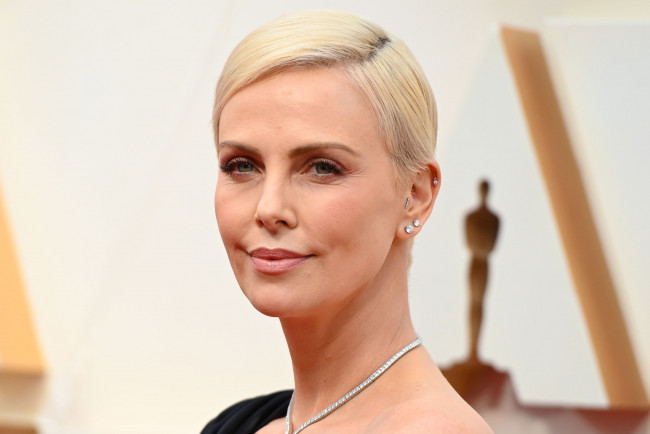 Обои картинки фото девушки, charlize theron, актриса, блондинка, лицо