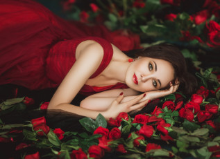 Картинка бестия девушки -+брюнетки +шатенки девушка женщина шатенка темноволосая сексуальная модель звезда позирует разная обувь верхняя стильная одежда нижнее эротическое бельё трусы лифчик колготки чулки аксессуары макияж и множество элементов на фотографии