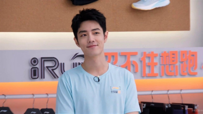 Обои картинки фото мужчины, xiao zhan, актер, футболка