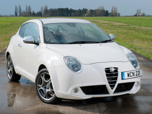 Картинка автомобили alfa+romeo 955 uk-spec светлый sportiva mito alfa romeo