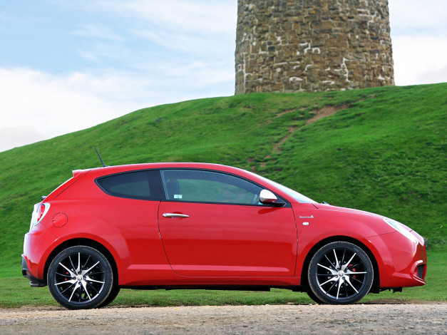 Обои картинки фото автомобили, alfa romeo, mito, alfa, romeo, sportiva, красный, 955, uk-spec