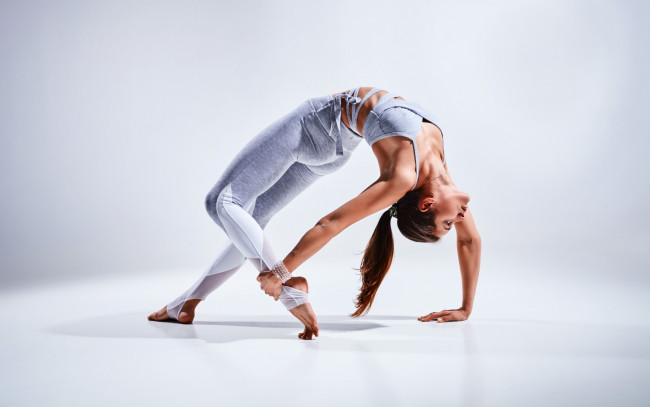 Обои картинки фото спорт, фитнес, фон, девушка, взгляд