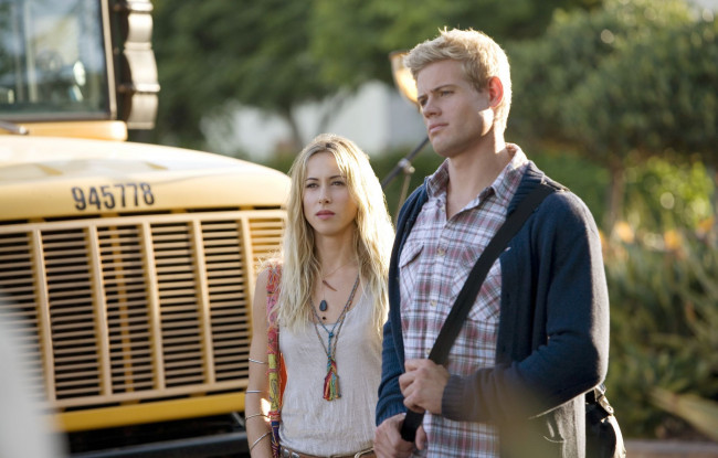 Обои картинки фото кино фильмы, 90210, машина, блондины, девушка, тэдди, беверли, хилз