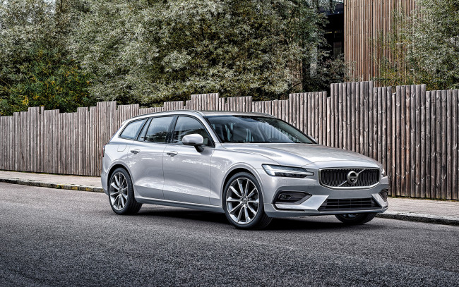 Обои картинки фото 2019 volvo v60, автомобили, volvo, вольво, шведские, вид, спереди, v60, серебристый, новый, универсал