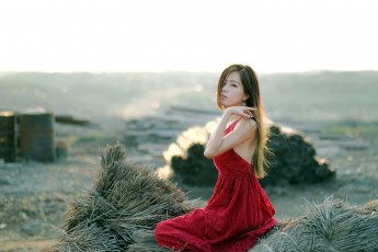 Картинка девушки -+азиатки азиатка поза красное платье