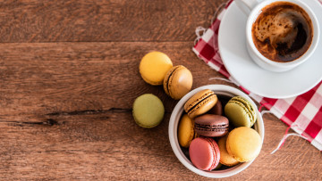 Картинка еда макаруны лакомство печенье ассорти кофе