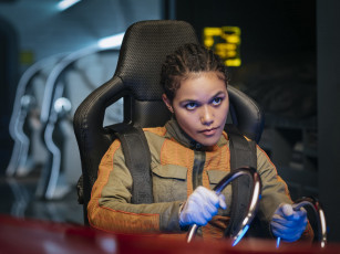 Картинка moonhaven+ сериал+2022+–+ кино+фильмы -unknown+ другое emma mcdonald moonhaven фантастика драма лунная гавань amc эмма макдональд bella sway