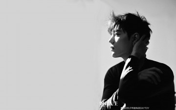 Картинка мужчины xiao+zhan актер свитер