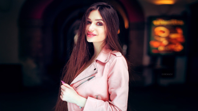 Обои картинки фото девушки, - брюнетки,  шатенки, шатенка, куртка