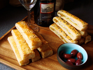 Картинка еда натюрморт вино оливки