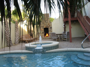 Картинка интерьер бассейны открытые площадки камин фонтан бассейн