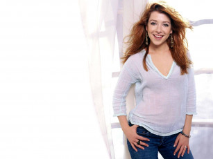 Картинка Alyson+Hannigan девушки   браслет длинные серьги