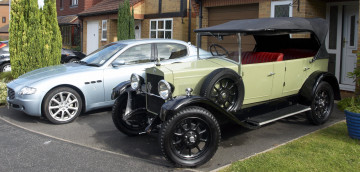 Картинка автомобили выставки уличные фото ретро