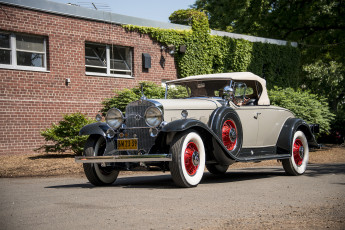 Картинка cadillac+v12 автомобили классика выставка автопробег автошоу