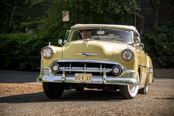 Картинка chevrolet автомобили выставка автошоу автопробег