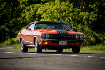 Картинка dodge+challenger автомобили dodge автошоу выставка автопробег