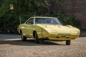 Картинка dodge+charger+daytona автомобили dodge автошоу выставка автопробег