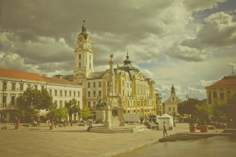 Картинка p& 233 cs +hungary города -+улицы +площади +набережные pecs hungary печ венгрия площадь здания памятник