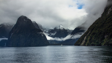 Картинка природа реки озера milford sound остров южный новая зеландия fiordland национальный парк фьордлен south island new zealand фьорд милфорд-саунд