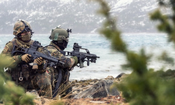 Картинка оружие армия спецназ солдаты винтовка штурмовая hk g36 экипировка германия бундесвер