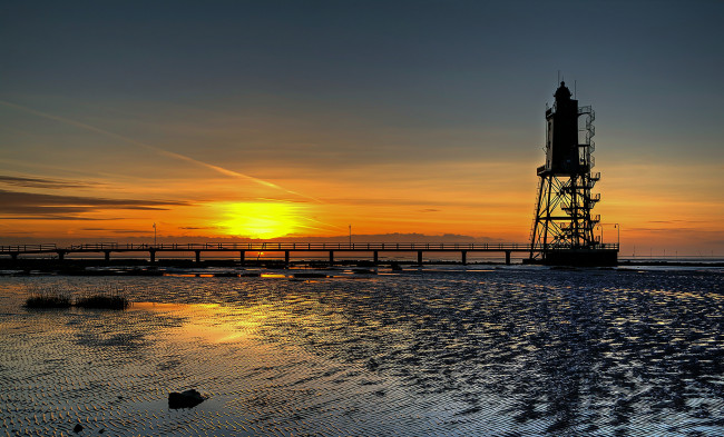 Обои картинки фото природа, восходы, закаты, заря, тучи, вышка, побережье